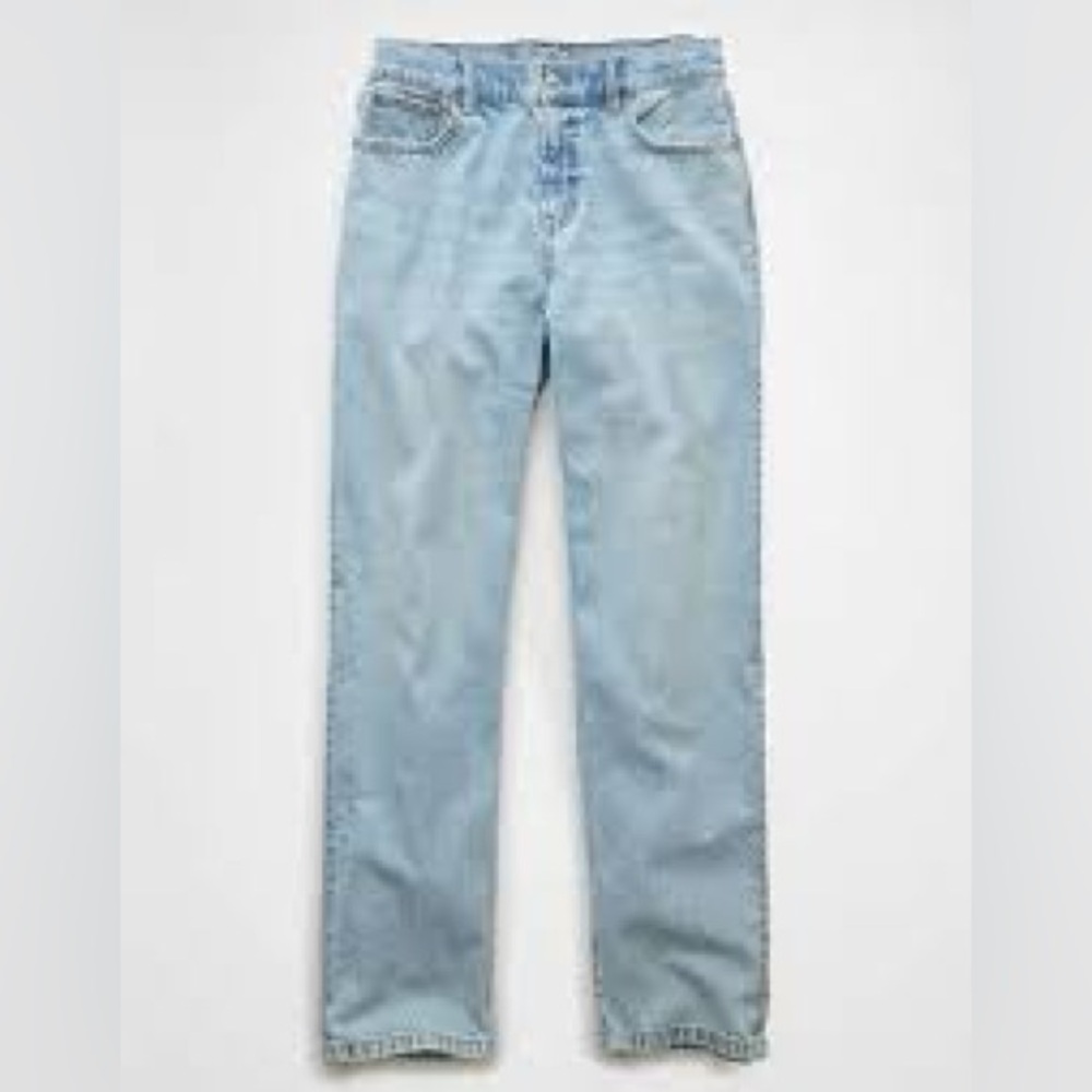AE Strigid Low-Rise Ex-Boyfriend Jean